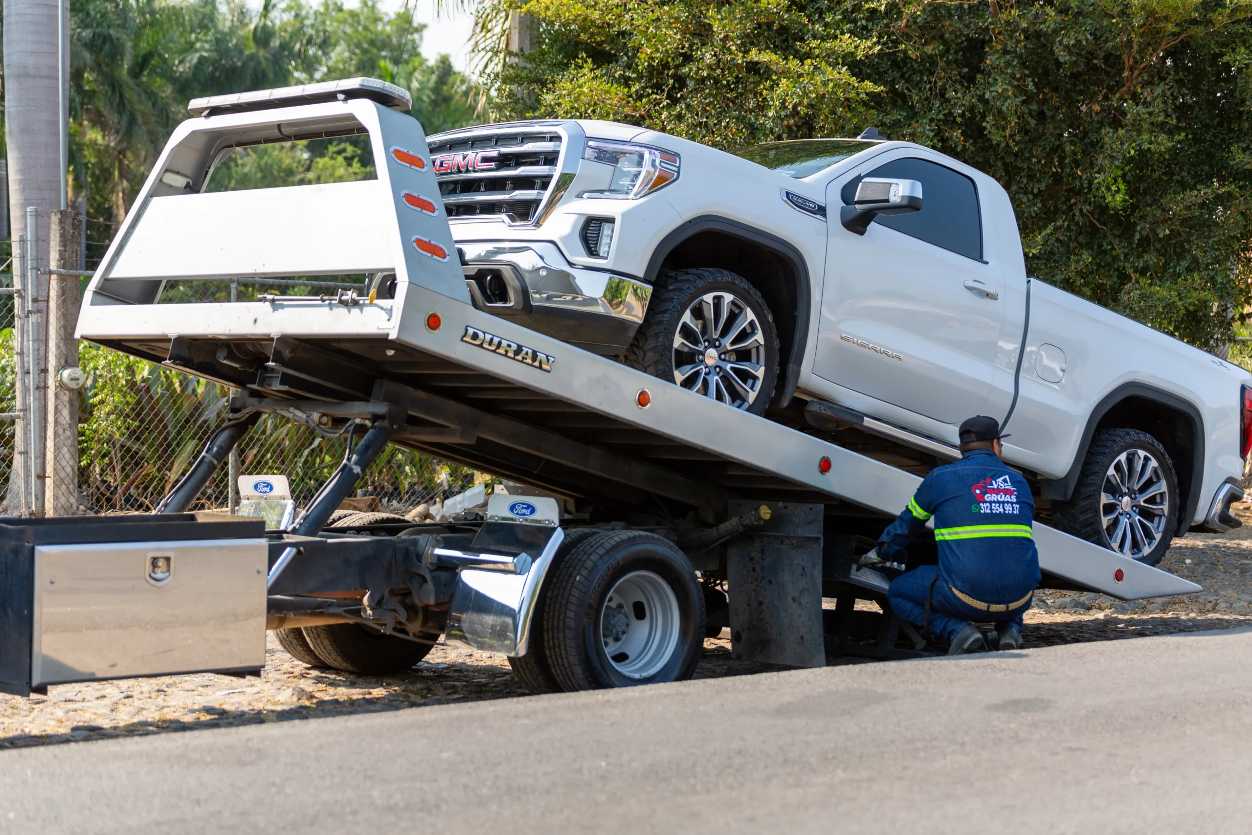 Car Towing and Labor Insurance