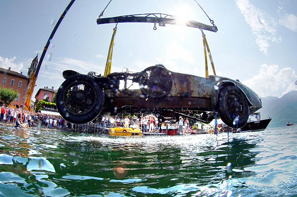 1925 Bugatti being lifted out of Lake Maggiore